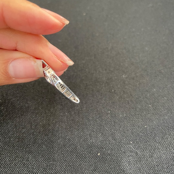 Beautiful Black & White Diamond Silver Heart Pendant - Picture 4 of 6